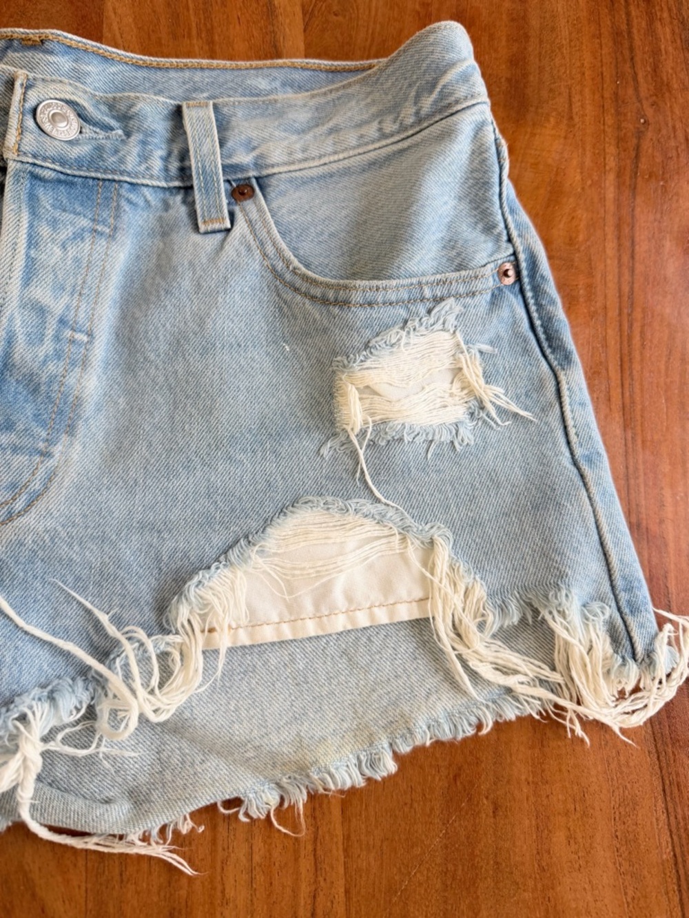 Rare vintage Levi’s Blue Distressed Denim Women’s Shorts size w29 - Picture 4 of 11